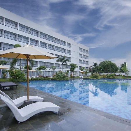 Raja Hotel Kuta Mandalika Resort & Convention Kültér fotó