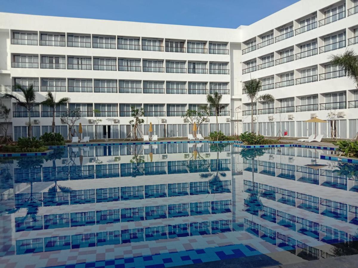 Raja Hotel Kuta Mandalika Resort & Convention Kültér fotó