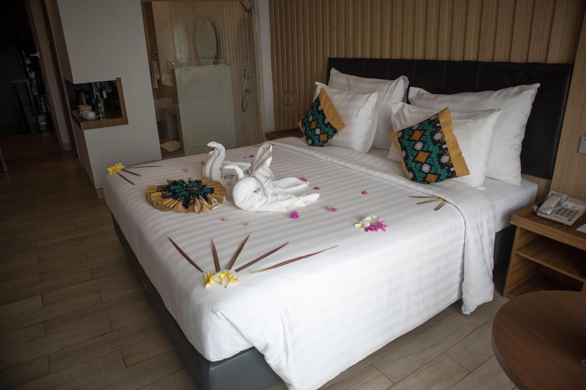 Raja Hotel Kuta Mandalika Resort & Convention Kültér fotó