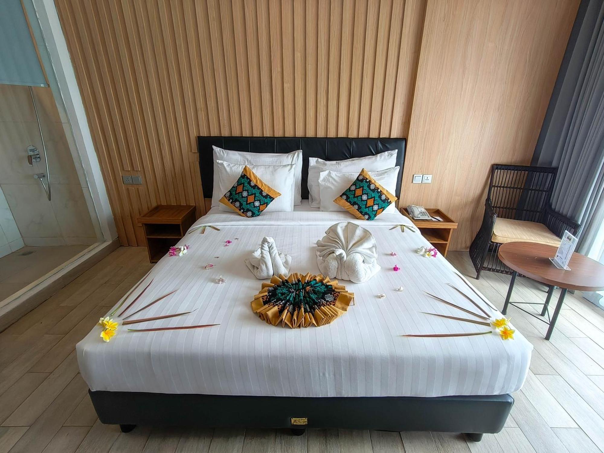 Raja Hotel Kuta Mandalika Resort & Convention Kültér fotó