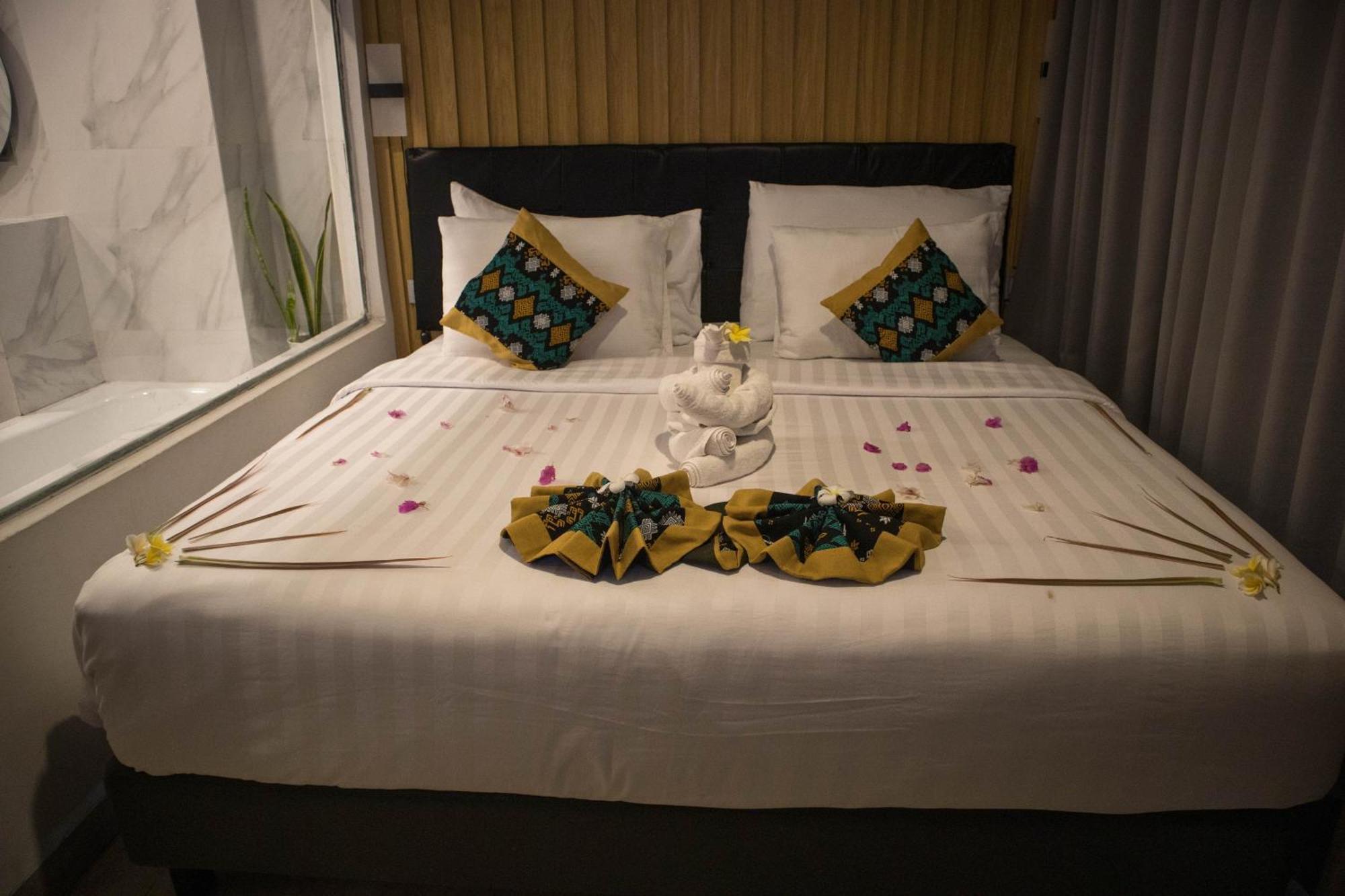 Raja Hotel Kuta Mandalika Resort & Convention Kültér fotó