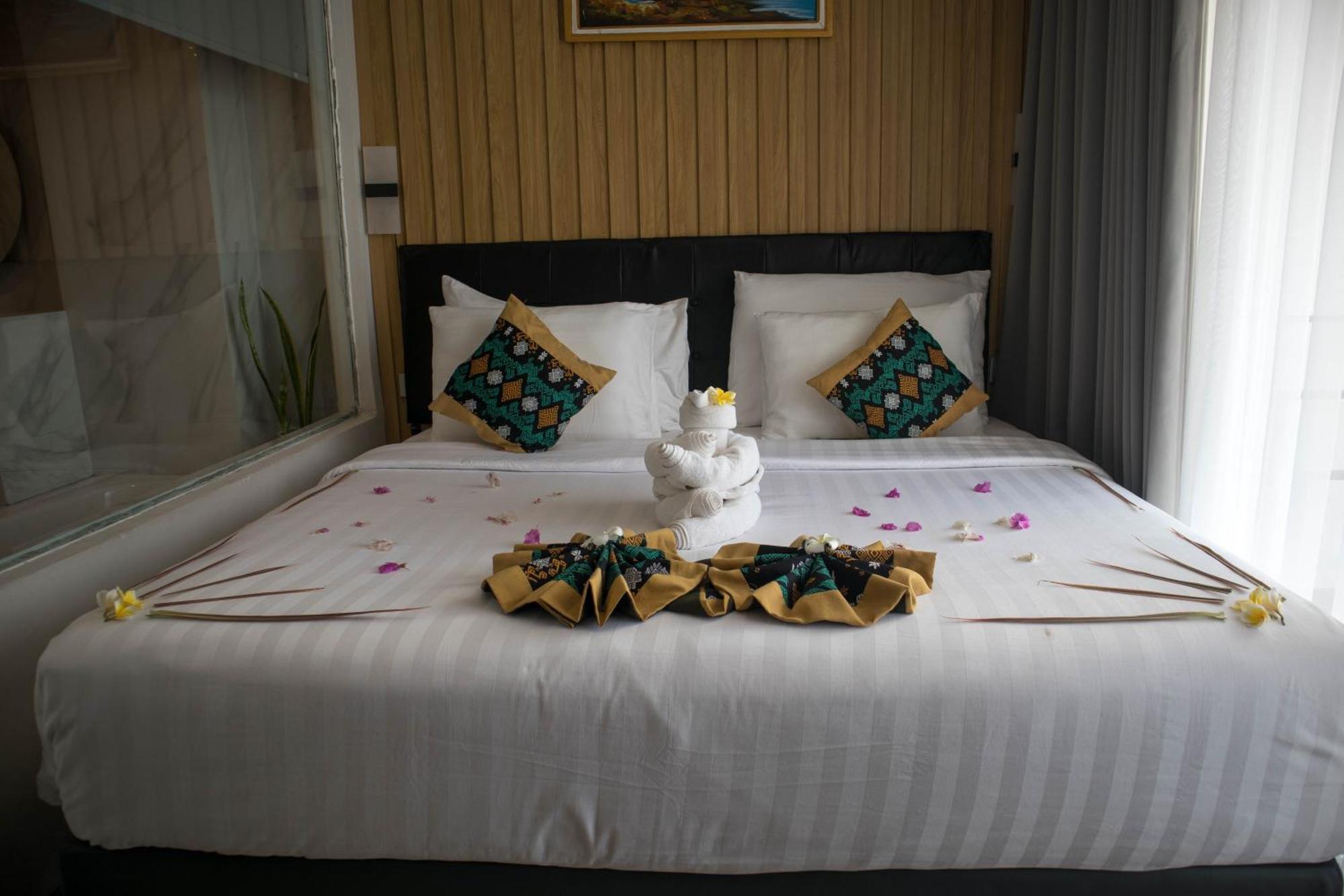 Raja Hotel Kuta Mandalika Resort & Convention Kültér fotó