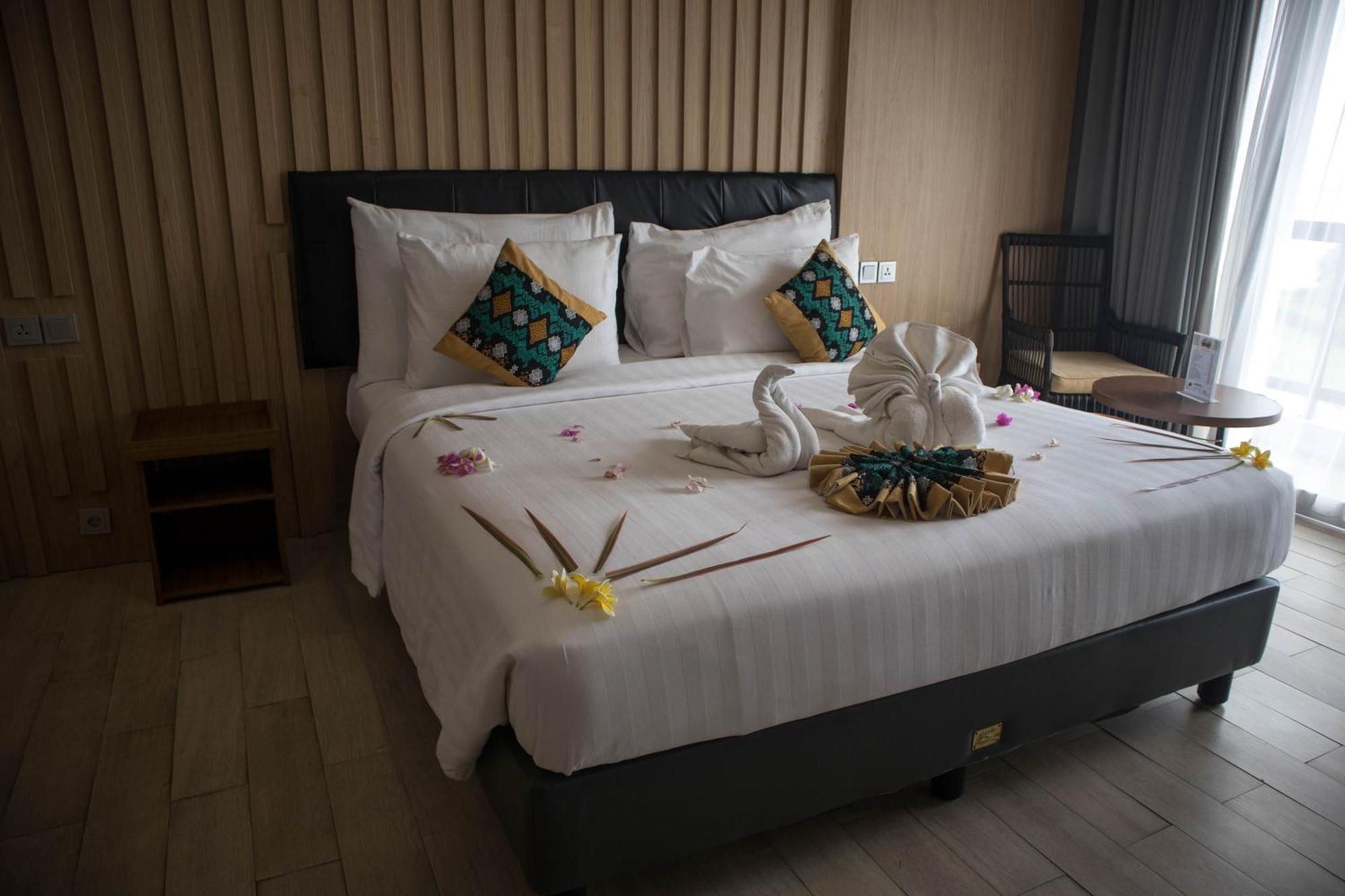 Raja Hotel Kuta Mandalika Resort & Convention Kültér fotó