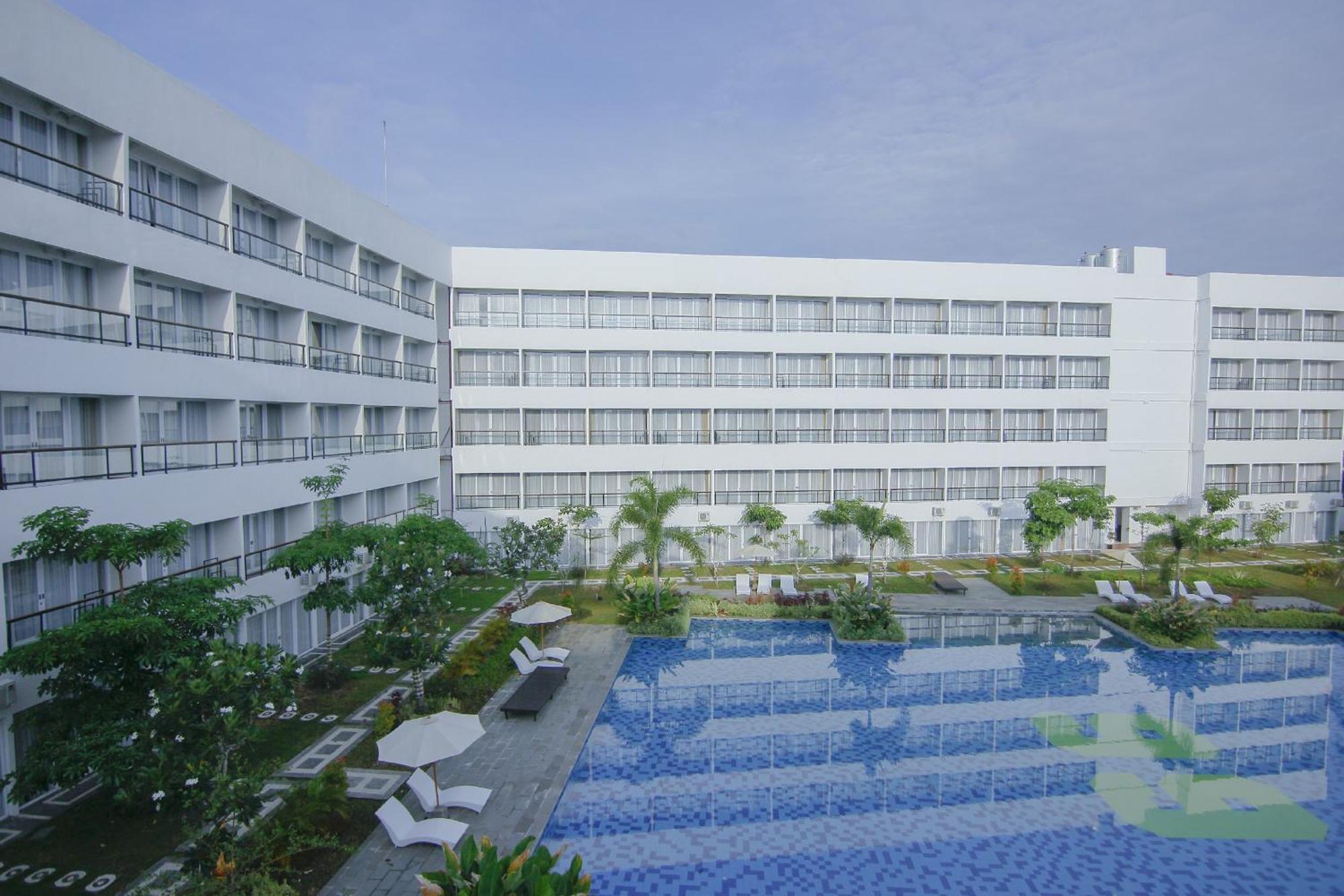 Raja Hotel Kuta Mandalika Resort & Convention Kültér fotó