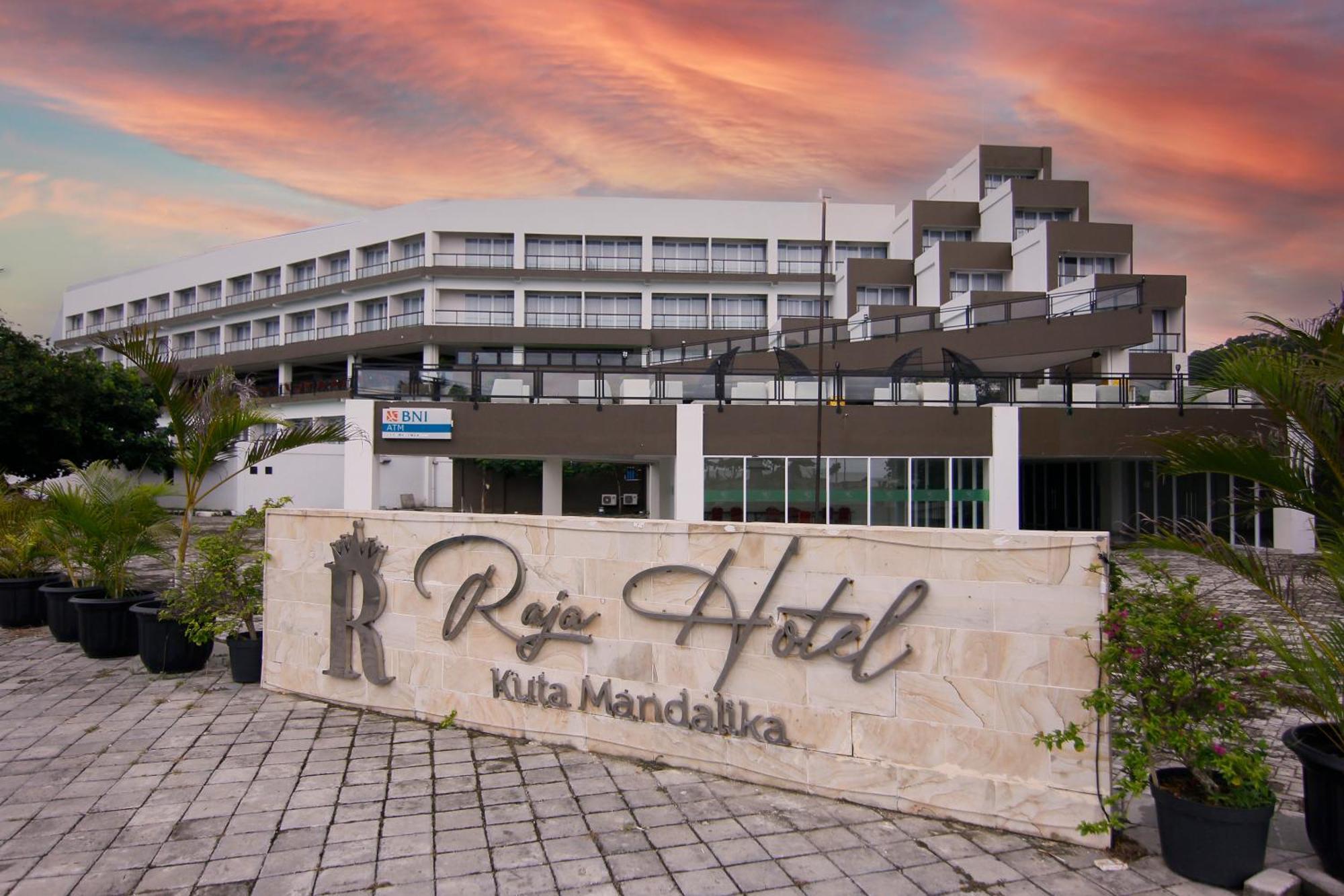 Raja Hotel Kuta Mandalika Resort & Convention Kültér fotó